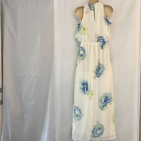 Old Navy White Floral Maxi Dress - Picture 2 of 8